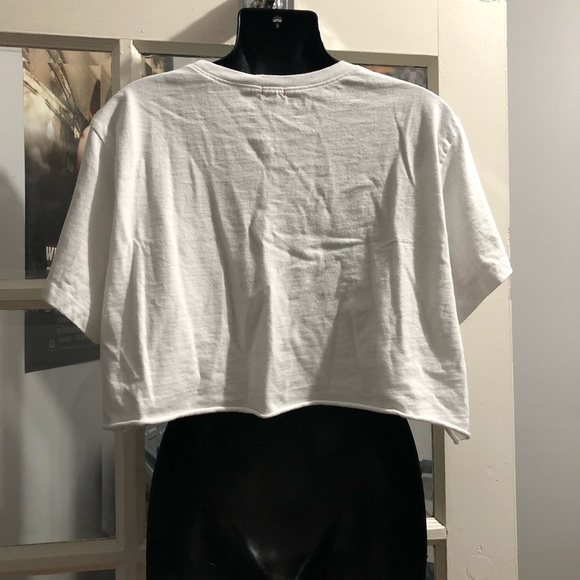 GUESS short sleeve crop ❤️ - Picture 2 of 3